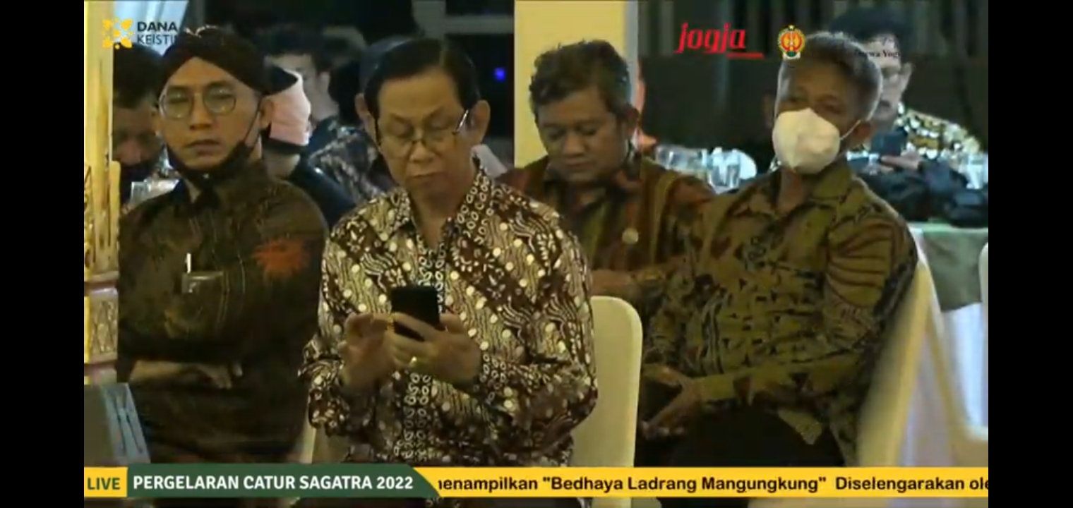 Pejabat AKN Seni Budaya Hadiri Pagelaran Catur Sagatra Di Bangsal Kepatihan