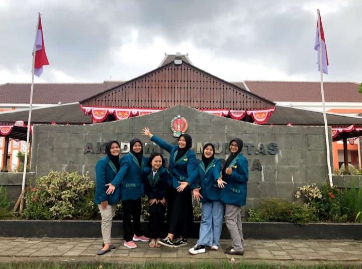 Membanjirnya Budaya Asing, Mahasiswa Dituntut Untuk Memegang Teguh  Pakem Budaya Gaya Yogyakarta