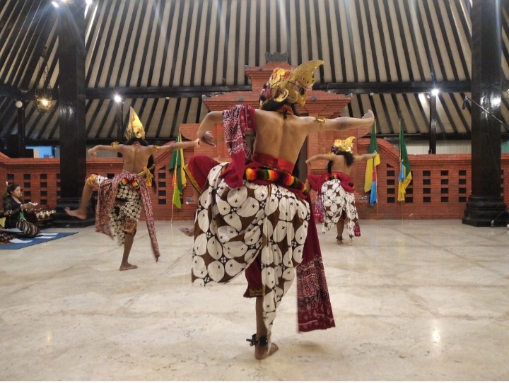 Wayang Topeng Panji Jayakusuma AKNSBY, Kombinasikan Tarian Klasik Dengan Gagrak Pedhalangan