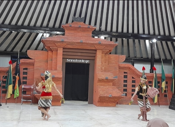 Antusiasme Penonton  Apresiasi Sendratari Mahasiswa AKN Seni Budaya Yogyakarta