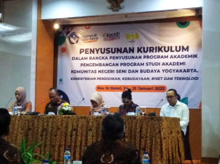 AKN Seni Dan Budaya Yogyakarta Adakan Kegiatan Penyusunan Kurikulum 2023