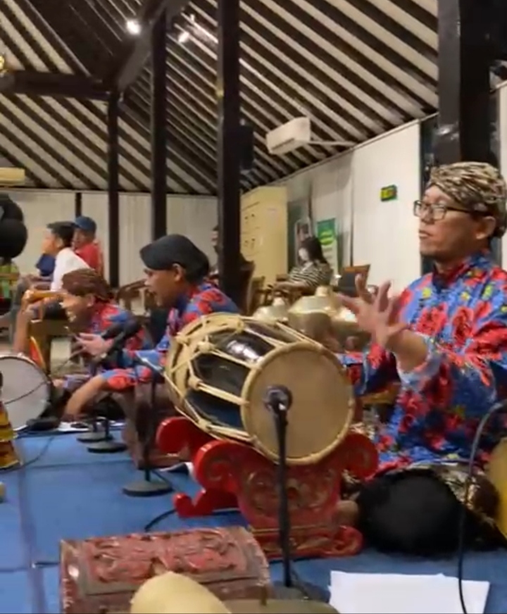 Peran Kendang Dalam Karawitan Iringan