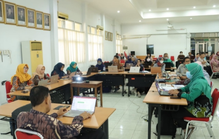 AKN Senbud Yk Ikuti Bimtek Kurikulum Pendidikan Perguruan Tinggi Vokasi Se-Indonesia
