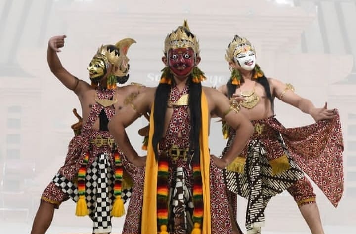Pementasan Wayang Topeng Panji Jayakusuma AKN Senbud Yk Selalu Fullbox