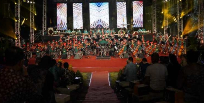 Direktur AKN Senbud Yk Hadiri Konser Rare Rumpaka Di Peringatan Hari Musik Se-Dunia