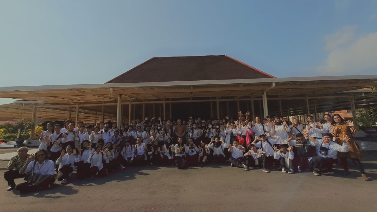 Kunjungan Mahasiswa Baru AKN Senbud Yk ke Museum Sonobudoyo dan Puro Pakualaman