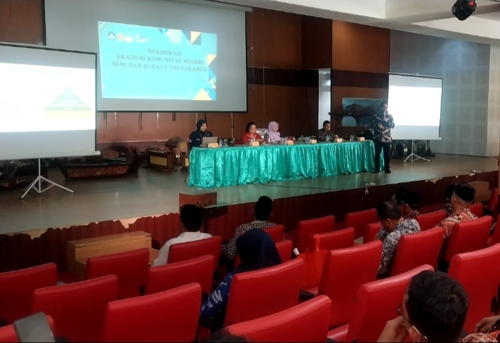 Gandeng OPD Pemda Kabupaten dan Provinsi DIY, AKN Senbud YK Targetkan 150 Mahasiswa TA 2024/2025