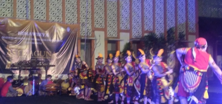 Sukseskan Home Concert Astraguna, Hima Wirya Akhiri Kegiatan Mahasiswa Di Tahun 2023 Dengan Baik