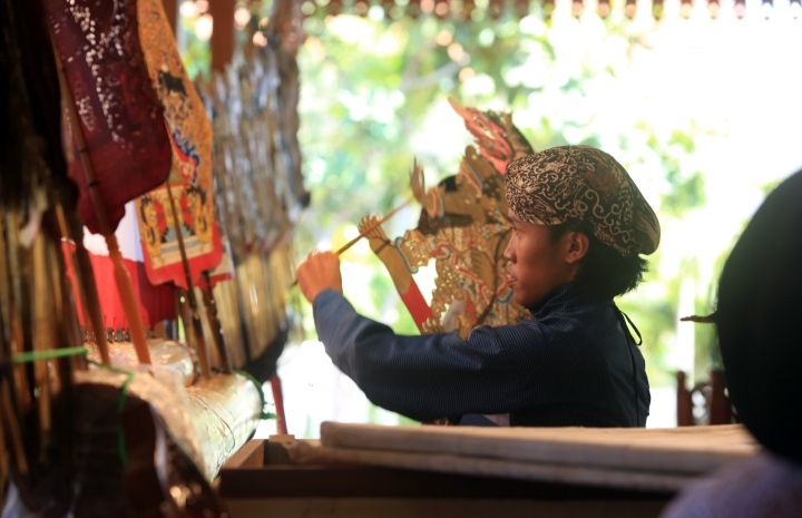 Mahasiswa Kriya Pentaskan  Wayang Kulit Purwa Dengan Lakon Jabang Tetuko