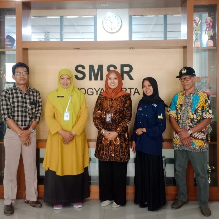 Diseminasi PMB AKN Senbud Yk Gel. II Di SMKN 3 Bantul Disambut Antusiasme Siswa Kelas 12