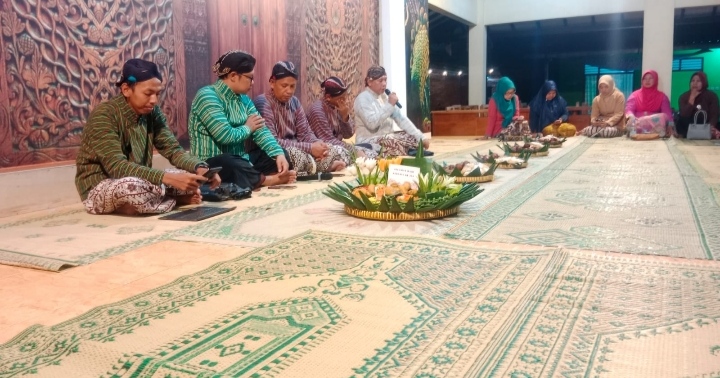 Hadiri Malam Pembubaran Panitia PKL Di Pleret, AKN Senbud Yk Harap Kerjasama Terus Terjalin