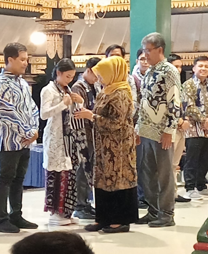 Luvita Pradana, M.A. Raih Penghargaan Atas Karya Tari Visualisasi Perangko Pada HUT Sleman Ke-108