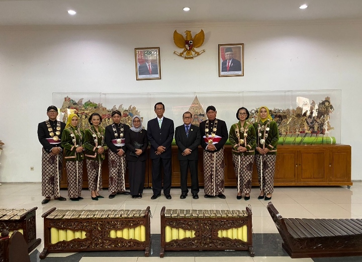 Sidang Senat Terbuka Tetapkan 91 Lulusan Diploma Satu Tahun Akademik 2023/2024