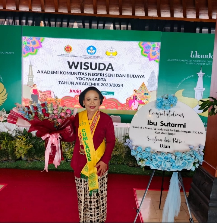 Disiplin Dan Semangat Tinggi, Kunci Keberhasilan Sutarmi Raih Predikat Cumlaude Tertinggi TA 23/24