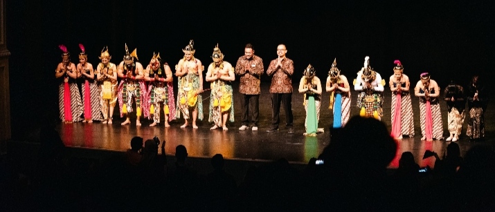 Dosen Tari Juga Anggota Tim Misi Kebudayaan Dari Pura Pakualaman Tampil Memukau Di Den Haag