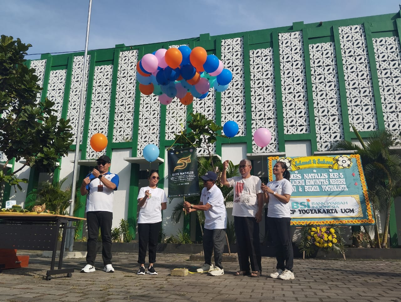 AKN Seni Budaya Launching Dies Natalis Ke-5, Puncak Acara dimeriahkan Woro Widowati