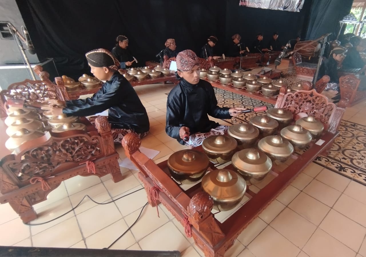 Prodi Karawitan AKN Seni dan Budaya Pentas Usai Magang di RRI dan Omah Gamelan