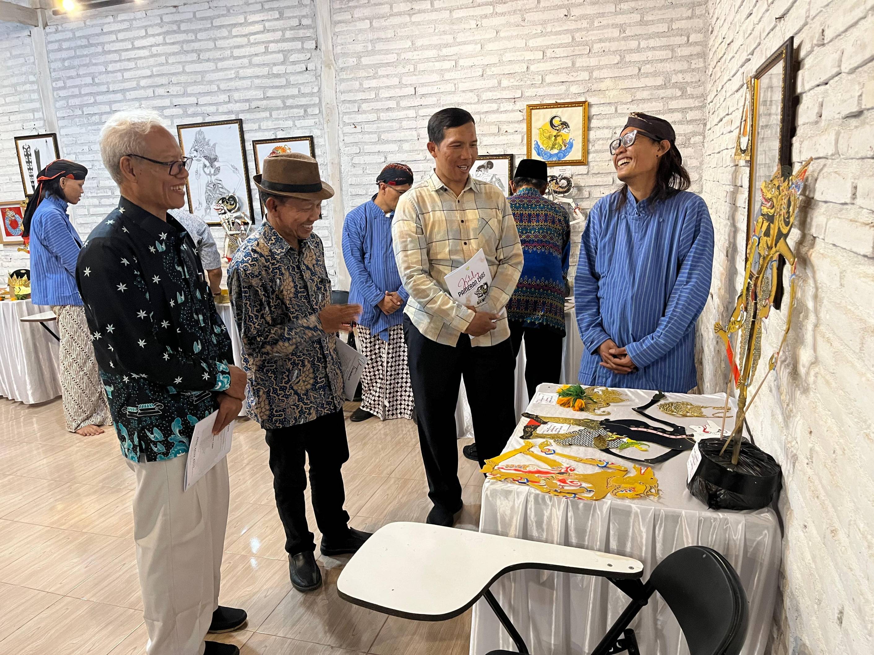 Prodi Kriya Kulit Pameran di Jembatan Edukasi Siluk, Penonton Bisa Interaksi Langsung