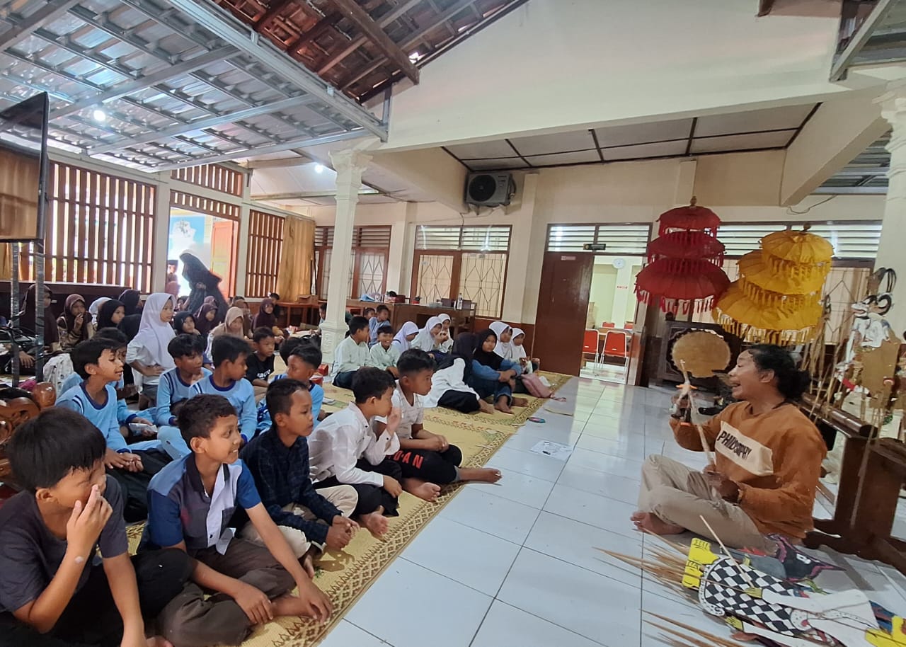 Revolusi Seni Wayang, AKNSBY Ubah Kardus Bekas Jadi Warisan Budaya