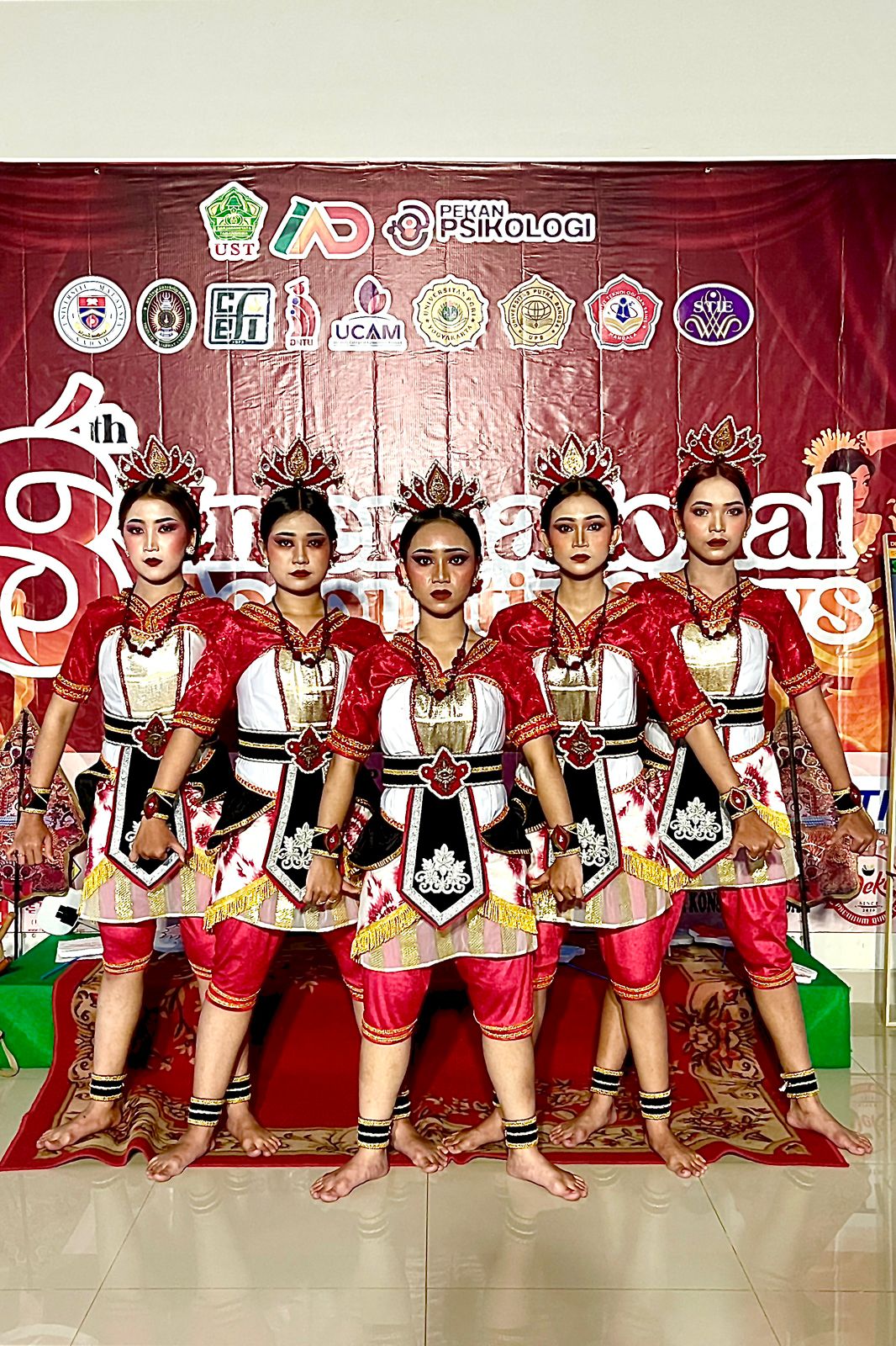 Tari Song-Song Mijil Binarung AKNSBY Juara 1 Kompetisi Internasional