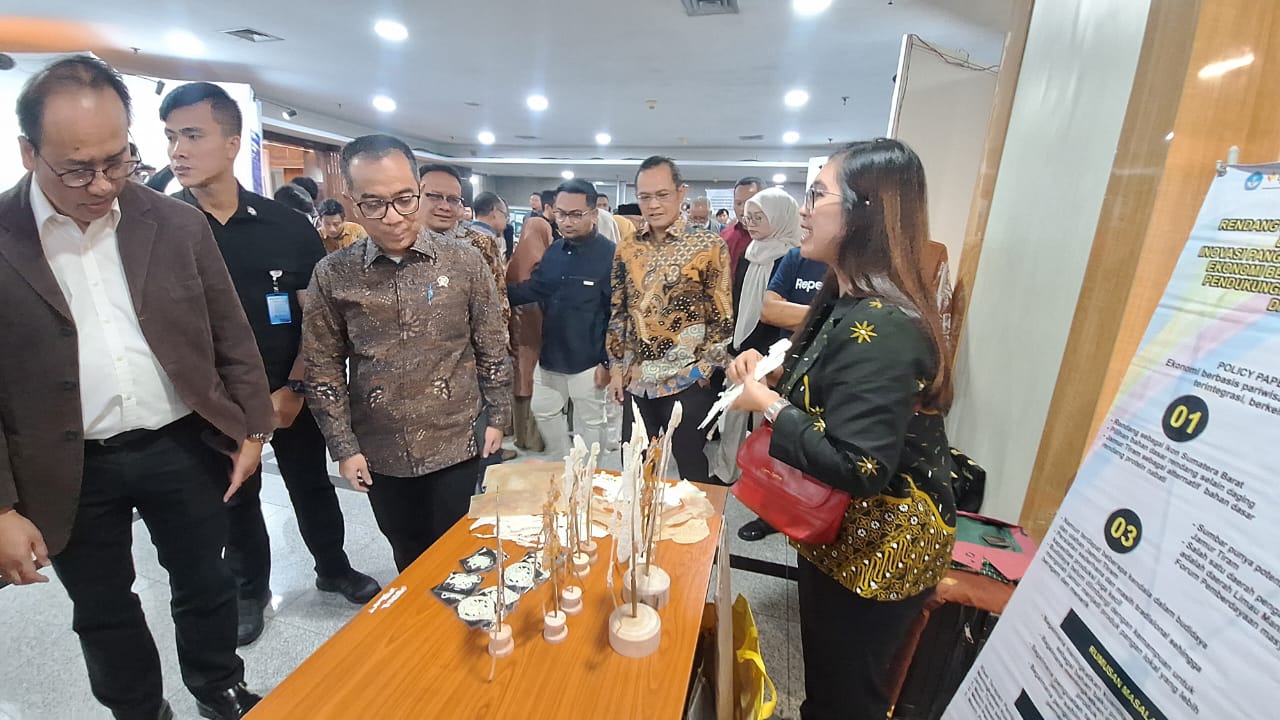 Hilirisasi Riset Wayang Kulit Bantul, Tim Berdikari AKNSBY Pukau Forum Repertoar Saintek 2025