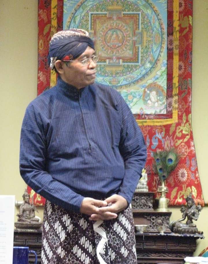 AKN Seni Budaya Yogyakarta Miliki Instruktur Tatah Wayang Kulit Skala Internasional