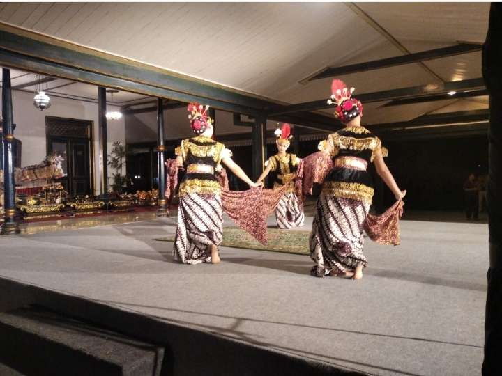 Partisipasi Mahasiswa Dan Alumni AKN Seni Budaya Yogyakarta Dalam 11 Tahun Royal Ambarukmo