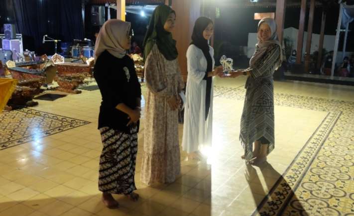 Siswa SMKN 6 Yogyakarta Juarai Lomba Lukis Wayang Pada Pekan Kesenian AKN-SB 2022