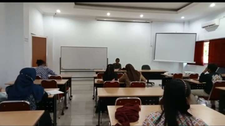 Pengetahuan Wayang Dalam Kuliah Umum AKN Senbud Yk