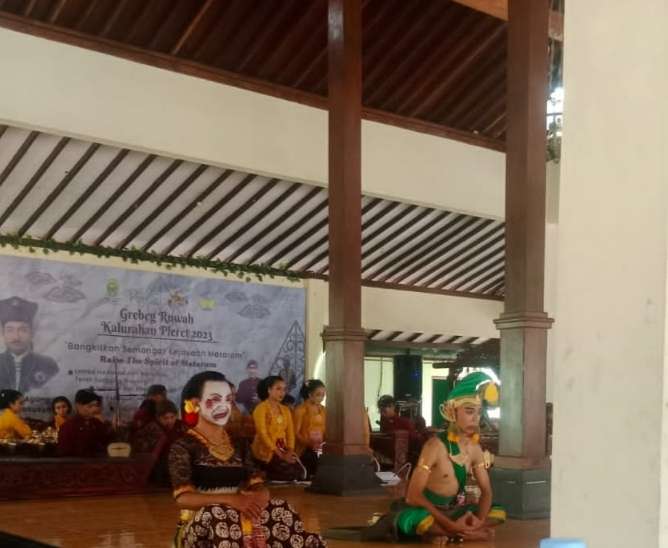 PKL Prodi Karawitan Padukan Klasik Dan Islami Iringi Kesenian Montro Di Grebeg Ruwah Pleret, Bantul
