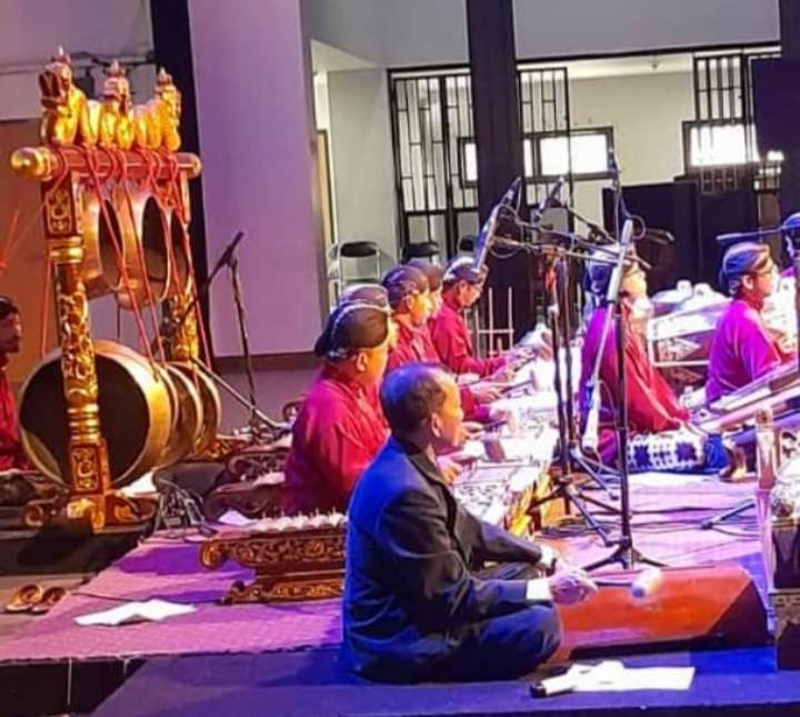 Dosen Karawitan AKN Senbud Yk Jadi Penata Iringan Pertunjukan  Panji Asmarabangun Pada Orasi Di UNY