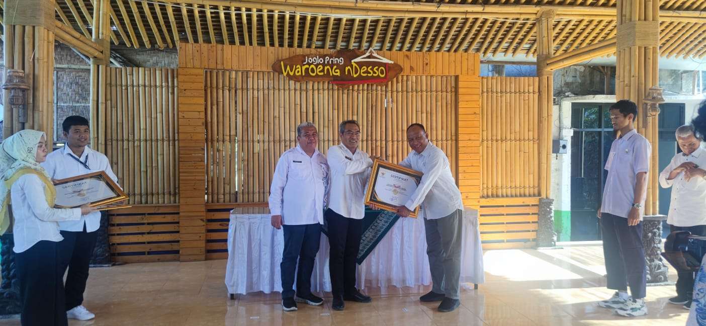 AKN Senbud Yk Terima Penghargaan Dari Bupati Bantul Atas Suksesnya Bantul Creative Festival 2023