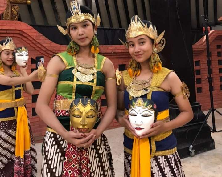 Tidak Mengecewakan Tampilan Mahasiswa Baru AKN Senbud Yk Di Museum Sonobudoyo