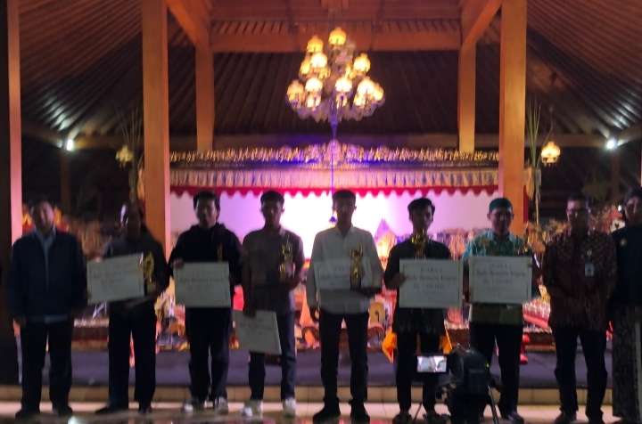 Juara Favorit Lomba Sungging AKN Senbud Yk Pilihan Pengunjung Berasal Dari Temanggung, Jawa Tengah