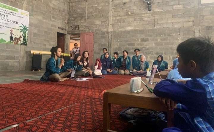 Kenalkan Wayang Pada Anak-Anak, Prodi Kriya Adakan Workshop Wayang Wujud Pengabdian Masyarakat