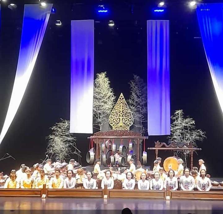 Ikuti Jogjakarfest AKN Senbud Yk Tampilkan Gending Mega Mendung  Gaya Yogyakarta