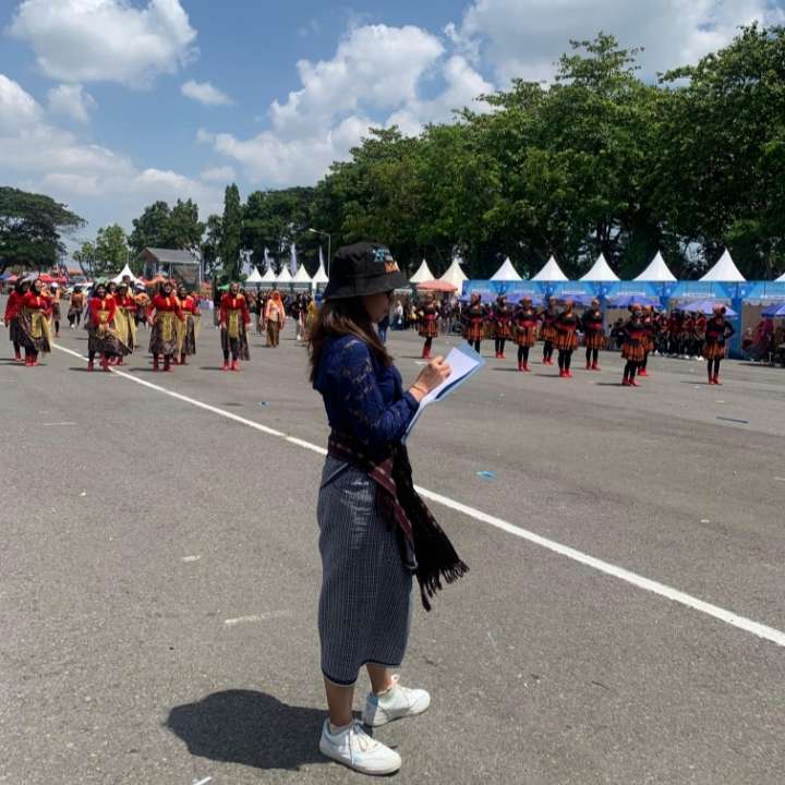 Tugas Mengajar Tetap Prioritas Meski Dipercaya Jadi Juri Senam Kelompok Berkebaya