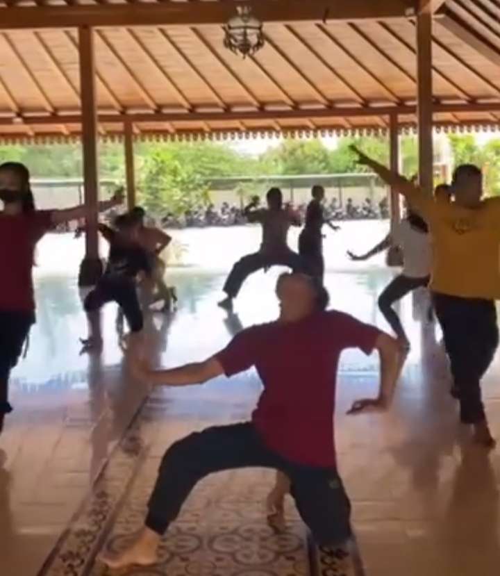 Prodi Seni Tari Tutup Semester Satu Dengan Ujian Praktek