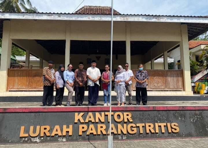 AKN Senbud Yk Jajaki Kerjasama Dengan Kalurahan Parangtritis Untuk Laporan Akhir Studi Mahasiswa