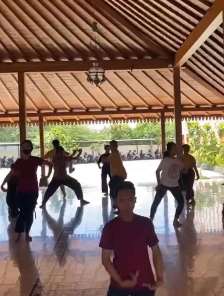 Persiapan Maksimal Mahasiswa AKN Senbud YK Jelang PKL Perdana Di Laguna Depok, Bantul