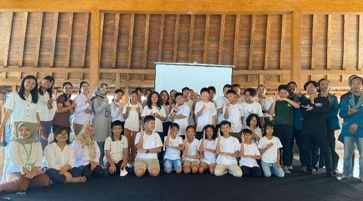 Kunjungan Outing Class SD Tumbuh 1 Yogyakarta Tambah Semarakkan Suasana Kampus AKN Senbud Yk