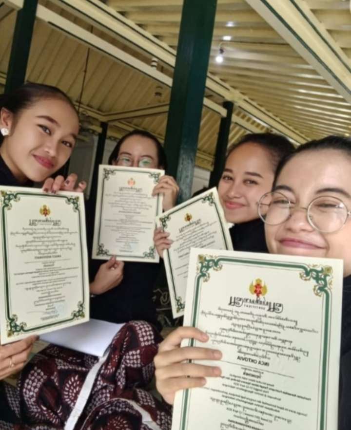 Berkarya Di Kridamardhawa Kraton, Alumni AKN Senbud Yk Kuatkan Jati Diri Sebagai Sindhen