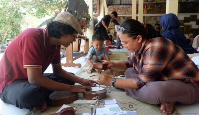Workshop Wayang Prodi Kriya Di Purwobinangun Sekaligus Desiminasi PMB