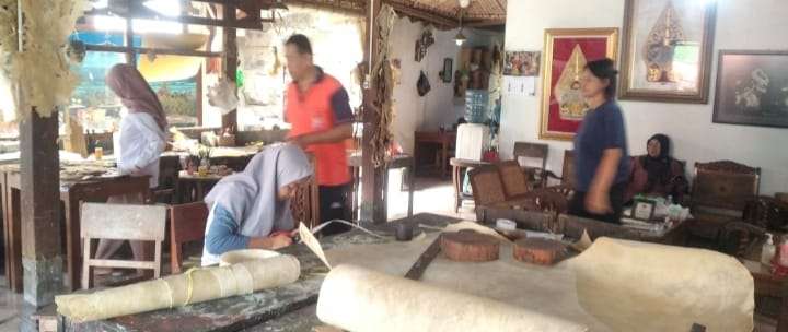Kuliah Magang Berakhir, Mahasiswa Prodi Kriya Dapatkan Pengalaman Nyata Bekerja Dan Berwirausaha