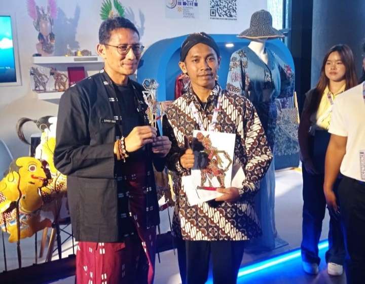 Produk Unggulan Prodi Kriya AKN Senbud Yk Go Internasional Melalui IC Fest 2024 Kemenparekaraf RI