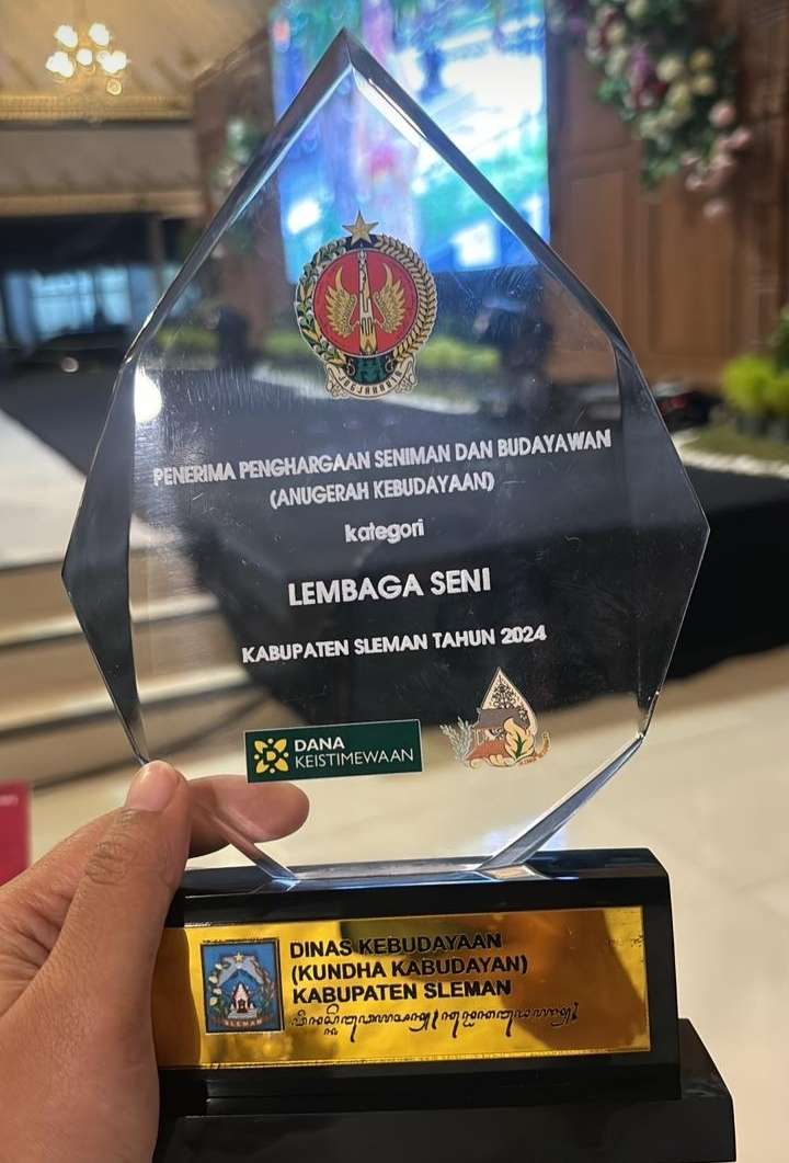 Dedikasi Tinggi Pada Seni Budaya Sanggar Asuhan Luvita Diberi Penghargaan Anugerah Kebudayaan Sleman
