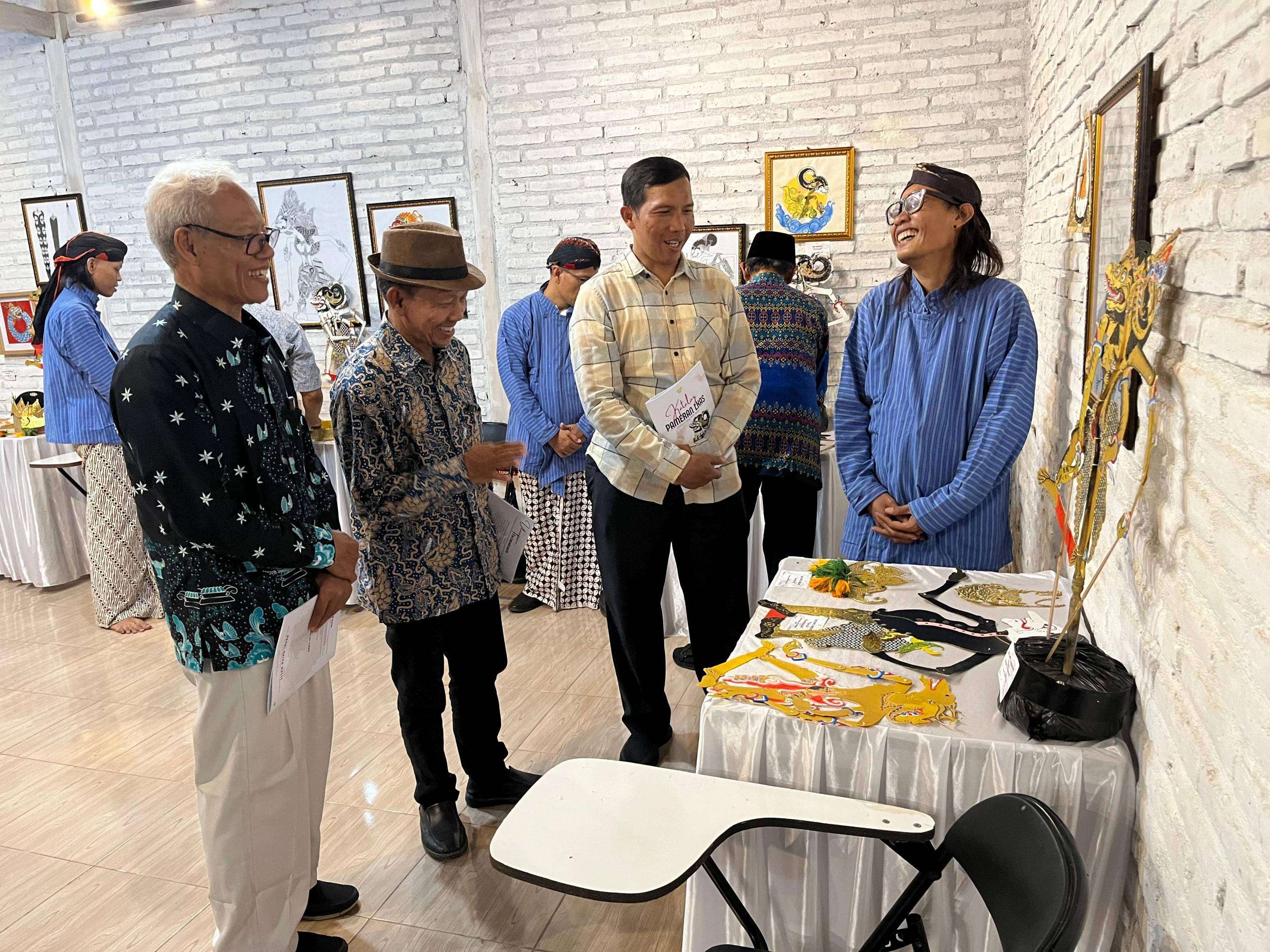 Prodi Kriya Kulit Pameran di Jembatan Edukasi Siluk, Penonton Bisa Interaksi Langsung