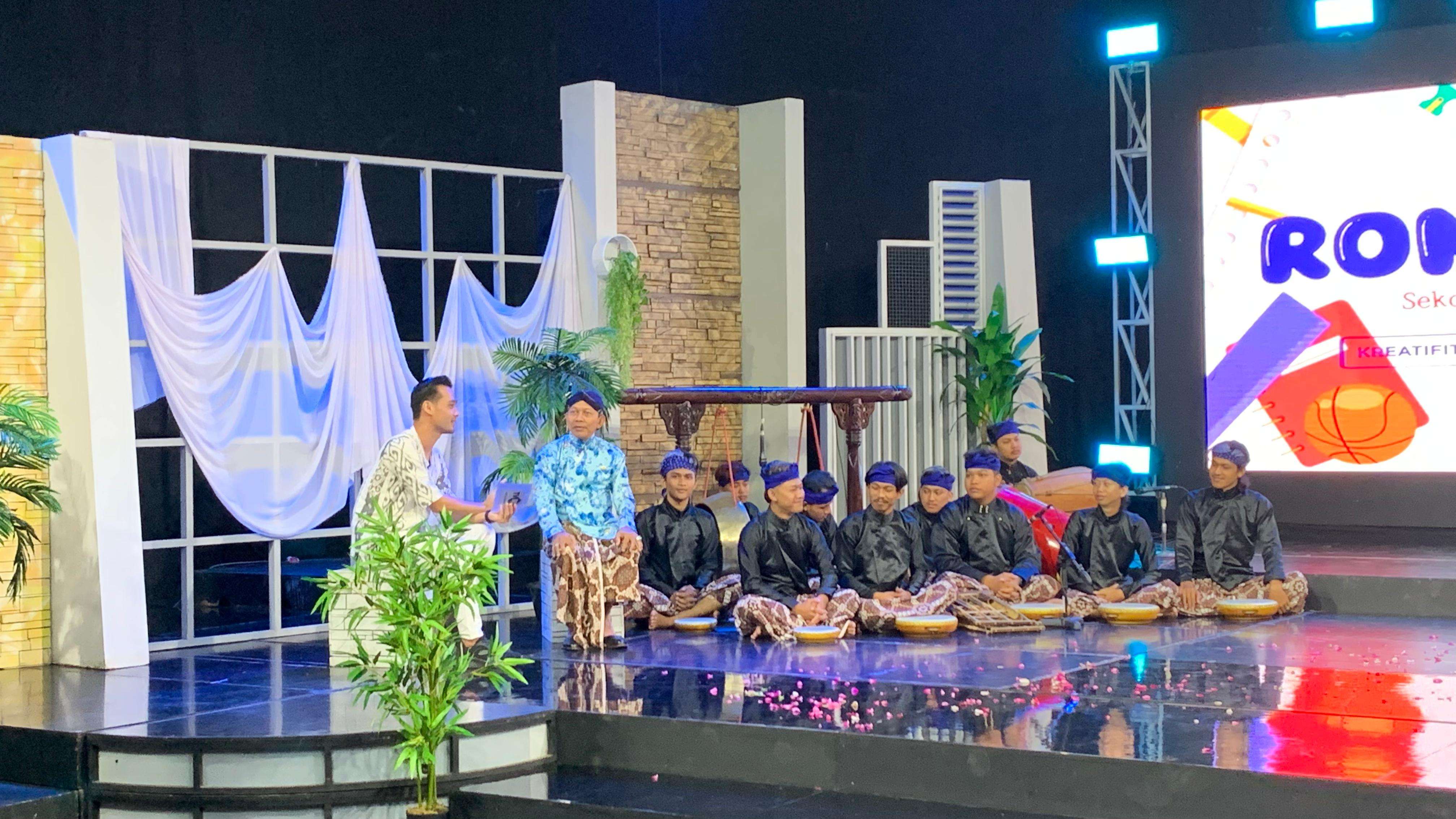 AKNSBY Tampil di TVRI Jogja Program Rona Kreasi Kampus