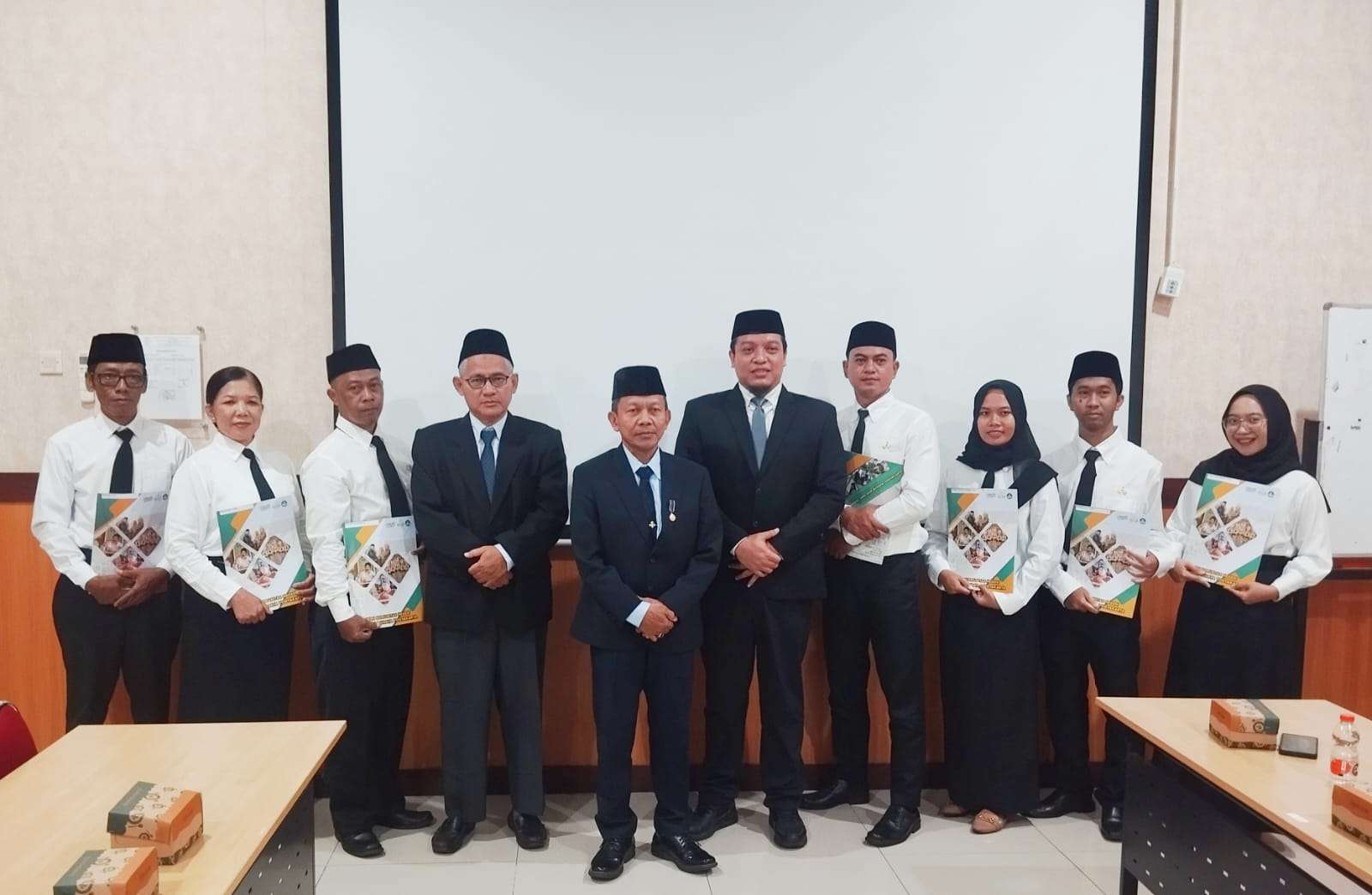 Serahkan SK PPPK, AKNSBY Tambah SDM Untuk Peningkatan Kinerja dan Prestasi