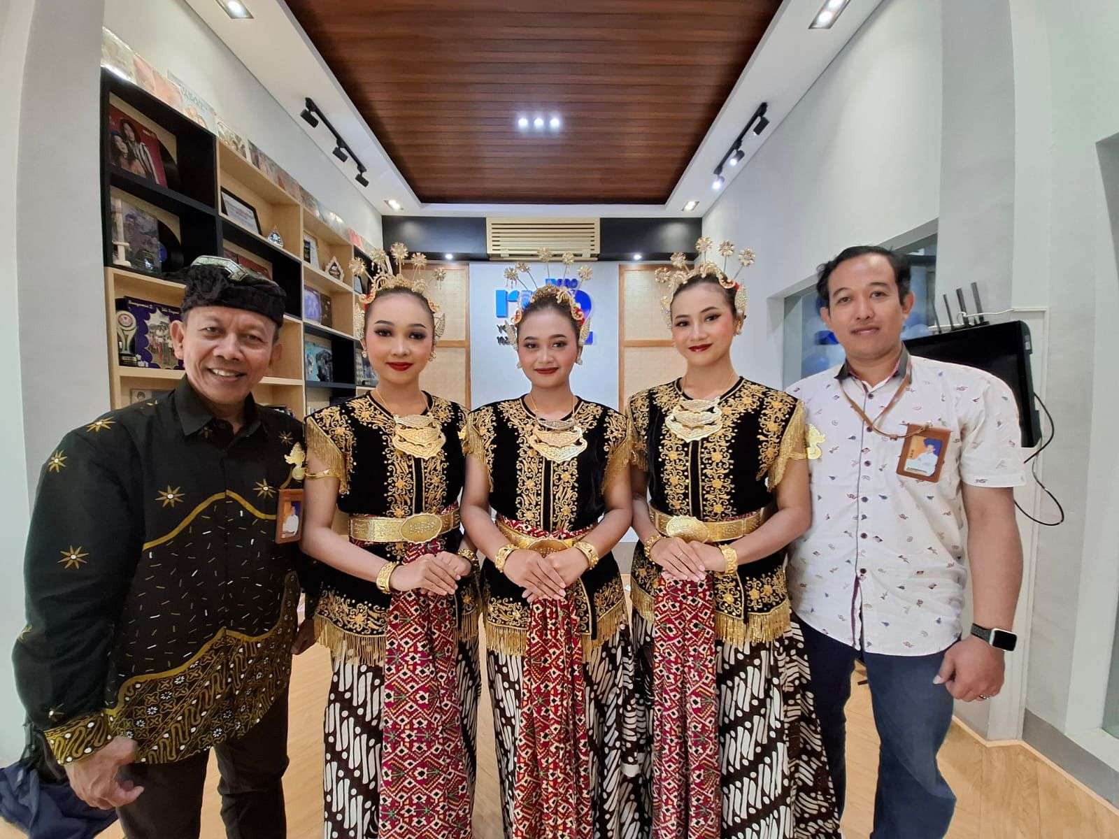 HUT Ke-80 RRI Pentaskan Tari Sekar Pudyastuti AKNSBY
